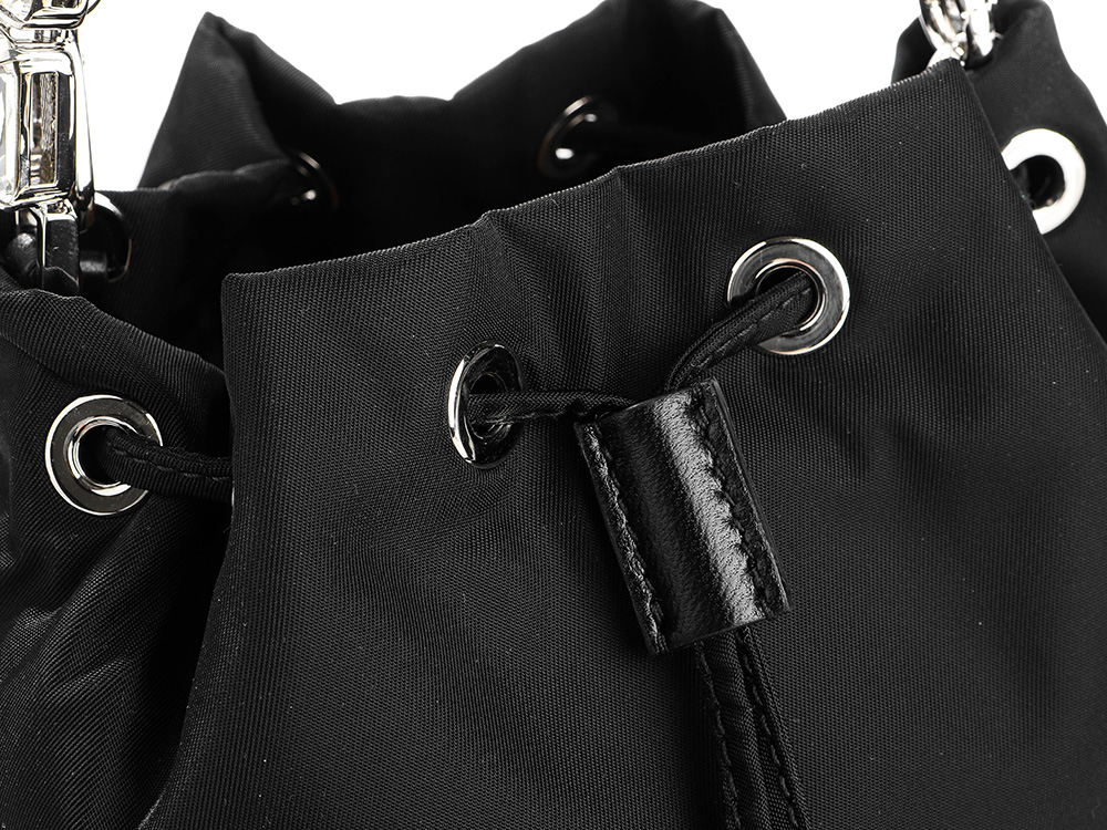 Prada Borsa a secchiello in nylon da donna 25SS (1BE067 2C01 F0002) 131243981 - Foto 14 di 21